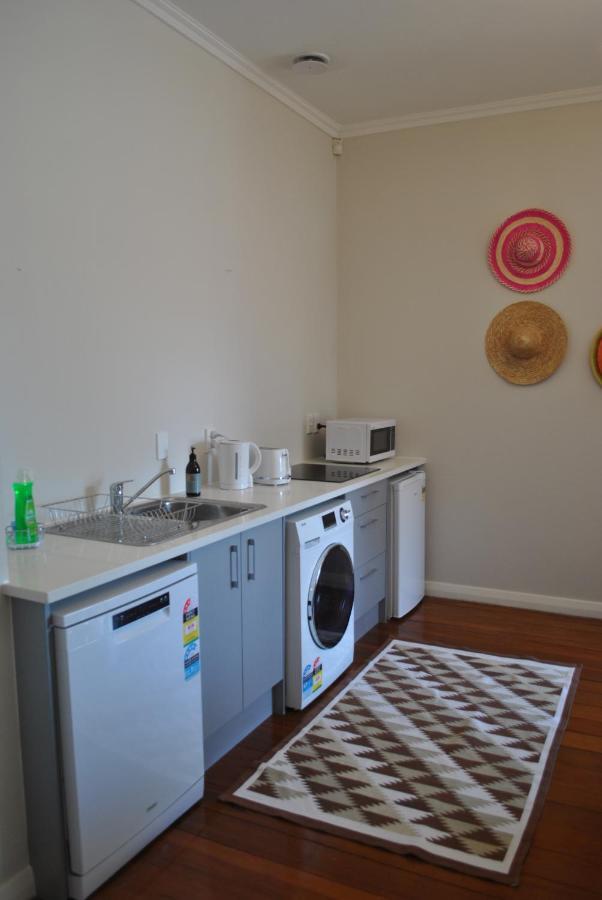 Wai O Taiki Bay B&B Auckland Exterior photo